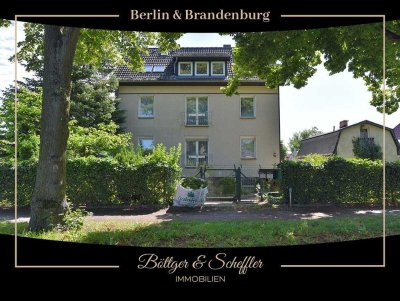 Vollständig bezugsfreies Zweifamilienhaus mit ausgebautem DG & Remise