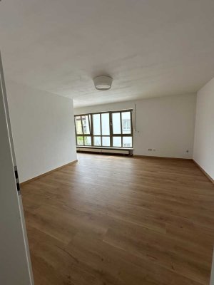Moderne 2-Zimmer-Wohnung mit TG-Stellplatz & Einbauküche zu vermieten