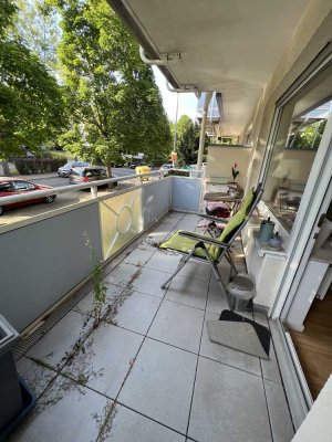 +++ SCHÖNE 2,5 - ZIMMERWOHNUNG IN KELKHEIM-STADTMITTE - MIT BALKON +++