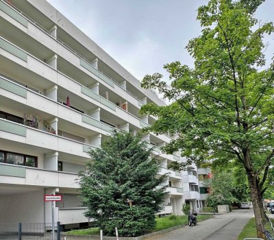 Gut geschnittene 2-Zimmer-Wohnung mit Loggia in Milbertshofen!
