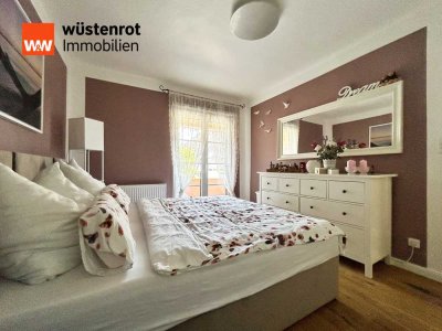 Uriges Bauernhaus! 8 Zimmer auf 167 m².
Plus: 2 Scheunen, 4 Schuppen, 2 Garagen
mit 674 m² Fläche.