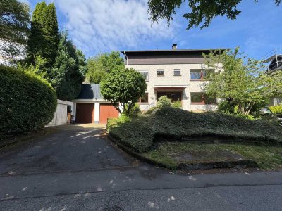 Platz für Ihre Familie - Großes Einfamilienhaus mit Einliegerwohnung!