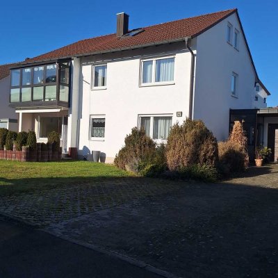 Zweifamilienhaus mit ausgebautem Dachgeschoss Ihre Wohlfühloase in Hofherrnweiler