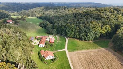 Einzigartiger Pferdehof in traumhafter Alleinlage – Naturparadies mit Wiesen, Wald und Pferdehaltung