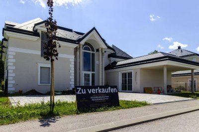 Moderne Villa in Ebreichsdorf – Moderner Luxus mit Pool &amp; Dachterrasse