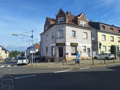 Solides Mehrfamilienhaus mit Stellplatz | Garage | Lager und Gewerbe im EG mit Entwicklungspotenzial