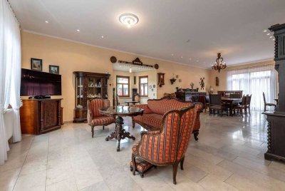 Architektenvilla in Grolsheim mit außergewöhnlicher Raumhöhe und Eleganz. Einliegerwohnung möglich.