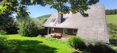 Gepflegtes Einfamilienhaus mit Einliegerwohnung und schönem Garten in ruhiger Lage von Breitnau