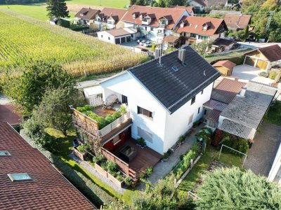 Charmante 3,5-Zimmer-Wohnung mit Dachterrasse & Parkettboden in Moosinning