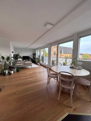 Vollmöblierte 2,5-Zimmer-Wohnung mit 2 großzügigen Balkonen über den Dächern von Bad Cannstatt