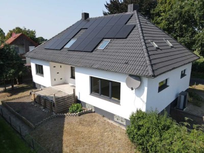 Mod. Provisionsfrei: EFH mit Einliegerwohnung: Wärmepumpe, Photovoltaik, Feldrandlage