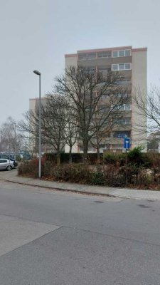 Schicke 2-Zimmer Wohnung, Küche, Balkon und PKW Stellplatz