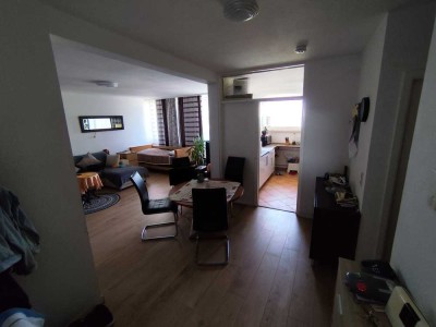Helle und geräumige 2 Zimmer Wohnung mit großem Balkon und Weitblick – ab 01.09. oder früher