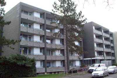 Singlewohnung ! schöne 1 Zimmerwohnung mit Balkon und Aufzug in MG-Schmölderpark