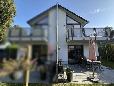 wertig ausgestattete Doppelhaushälfte mit großem Süd-West Balkon, Sauna & Seeblilck