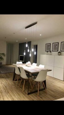 GROSSZÜGIGE 2-ZIMMER WOHNUNG MIT TERRASSE  UND 2 STELLPLÄTZEN