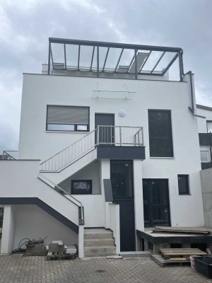 Top-Ausgestattete 3.5 Zi Neubau-Wohnung