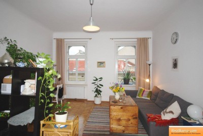 UNBEFRISTETE HELLE SINGLEWOHNUNG NÄHE AUGARTEN