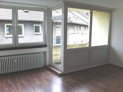 großräumige 3 Raumwohnung auf 67m² mit Balkon zu vermieten!!!