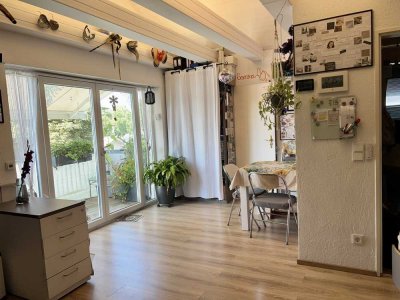 Lichtdurchflutete Dachgeschosswohnung mit Süd-West-Balkon inklusive Einbauküche in Gröbenzell