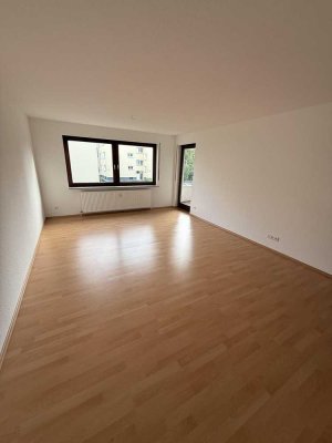Helle & renovierte 2,5-Zimmer-Wohnung mit Balkon - zentral in Heilbronn