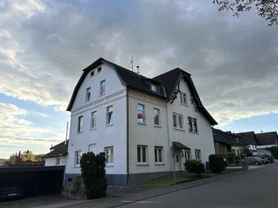 Dachgeschoss Maisonette-Wohnung mit großzügigem Wohnbereich