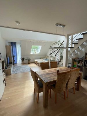 Helle 4,5-Zimmer Maisonette-Wohnung mit Balkon in Asbach-Bäumenheim