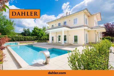Mediterrane Stadtvilla mit Außenpool für gehobene Wohnansprüche