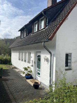Einfamilienhaus mit weitläufigem Grundstück in bester Siegener Lage + Anbaumöglichkeit