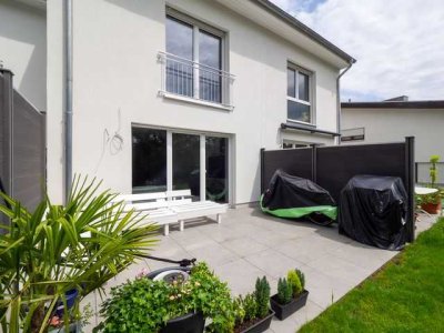 Fast ganz neu! Doppelhaushälfte mit Garten und Einbauküche, unterkellert
