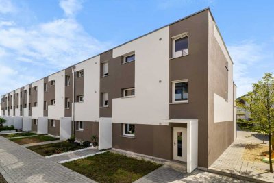 Erstbezug: Reiheneckhaus mit Garten, Dachterrasse und optimaler Anbindung in Augsburg-Kriegshaber
