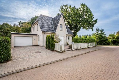Energieeffizientes, hochwertiges Einfamilienhaus auf sonnigem Eckgrundstück mit Blick ins Grüne