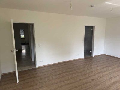 Zentral gelegene Wohnung Erstbezug nach Komplettsanierung mit Einbauküche