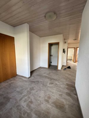 Erstbezug nach Sanierung mit Balkon: stilvolle 3-Zimmer-Wohnung in Pliezhausen