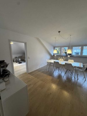 Helle, großzügige 3-Zimmer-Wohnung mit Ausblick in A-Lage am Stuttgarter Killesberg