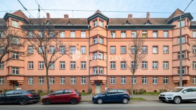 Lichtdurchflutetes Dachgeschoss: 2-Zimmer-Wohnung mit EBK in grüner Wohnanlage