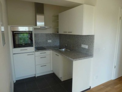 Gepflegte 2-Zi.-Wohnung, Balkon und EBK, gehobene, moderne Ausstattung