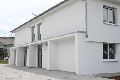 Erstbezug Neubau Doppelhauswohnung