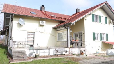 Großzügiges Einfamilienhaus mit Einliegerwohnung 
Nähe Osterhofen/Gergweis