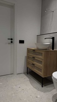 Stilvolle 2-Zimmer-Wohnung mit Terrasse & Tiefgarage