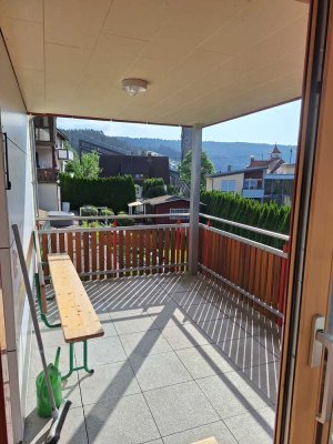Freundliche 3,5-Zimmer-Wohnung mit Balkon und EBK in Tennenbronn