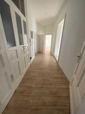 4-Zimmer-Altbauwohnung mit EBK -WG willkommen-AB 01. Nov. 25