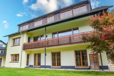 Mehrgenerationenhaus, Ferienwohnungen, ruhige Lage, sehr guter Zustand, neue Heizung, PV, Garagen