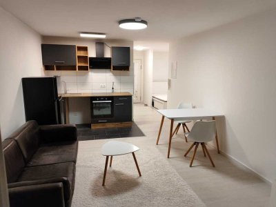 möblierte 1,5 Zimmer Wohnung mit Balkon & S- Bahnanschluss