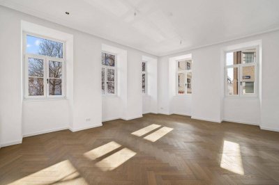 Helle Eigentumswohnung mit Balkon im Erstbezug nach Sanierung