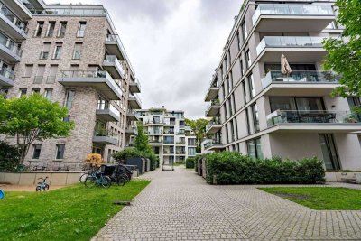 Mitten in Mitte: Großzügige Wohnung mit Garten-Terrasse in TOP-Lage
