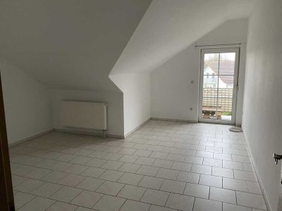 Schöne 2-Zimmer-DG-Wohnung mit Balkon und EBK in Vilshofen