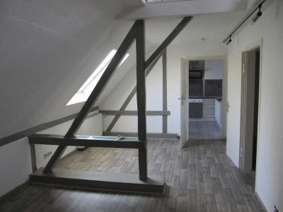 3-Zimmer-Dachgeschosswohnung in Köln Braunsfeld - WG geignet