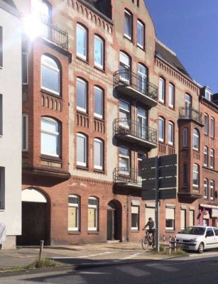 Modernisierte Wohnung mit zwei Zimmern und EBK in Kiel