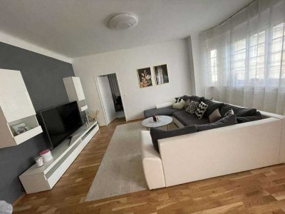 Geschmackvolle, vollständig renovierte 1,5-Zimmer-Wohnung mit EBK in Alzenau